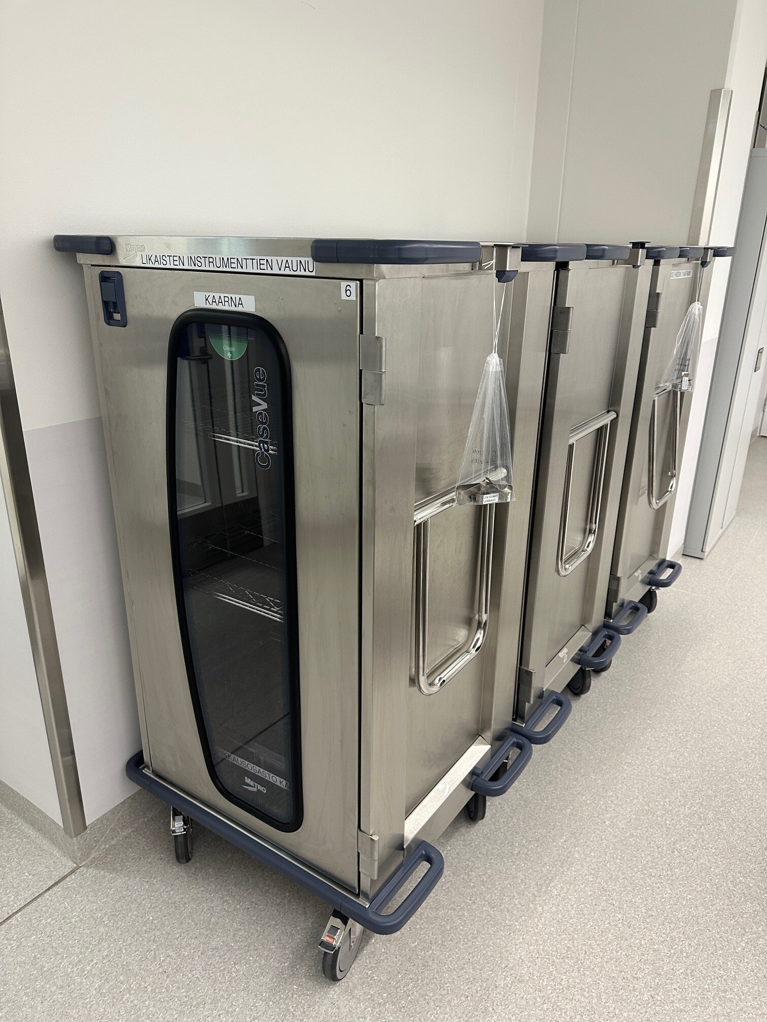Metro CaseVue surgical case carts in a Finnish hospital 